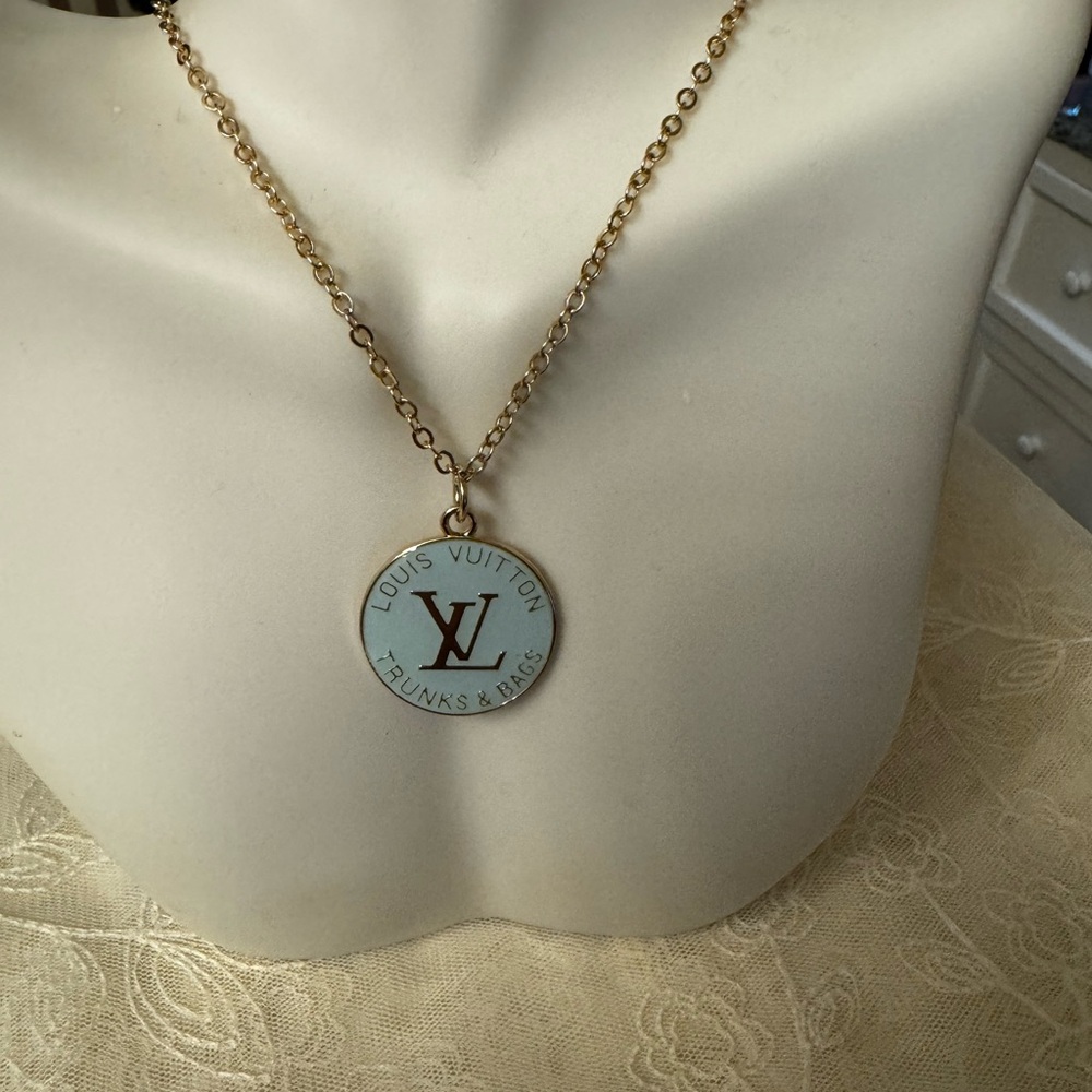 Louis Vuitton zipper pull